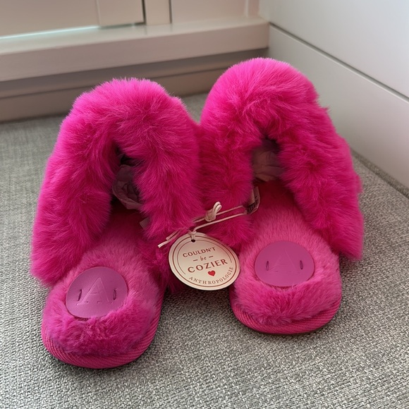 ANTHROPOLOGIE Cozy Slippers | Faux Fur Slippers | Pink Slippers - Picture 2 of 4